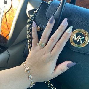 Meet your Posher, Angela